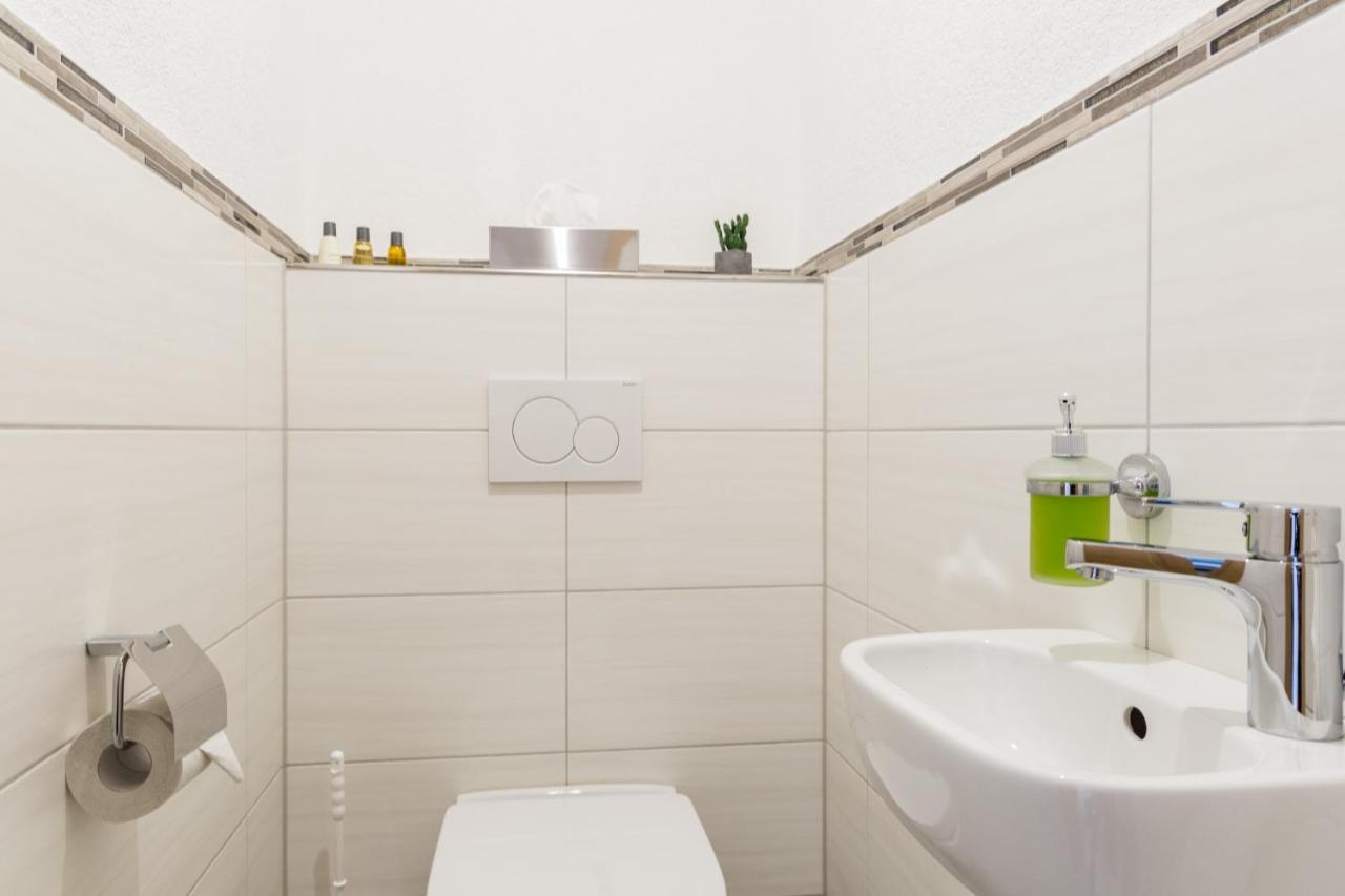 Apartment Eastside Mit 3 Zimmern Fuer Bis Zu 5 Personen Mit Balkon FDH Exterior photo