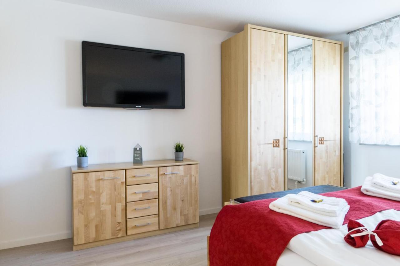 Apartment Eastside Mit 3 Zimmern Fuer Bis Zu 5 Personen Mit Balkon FDH Exterior photo
