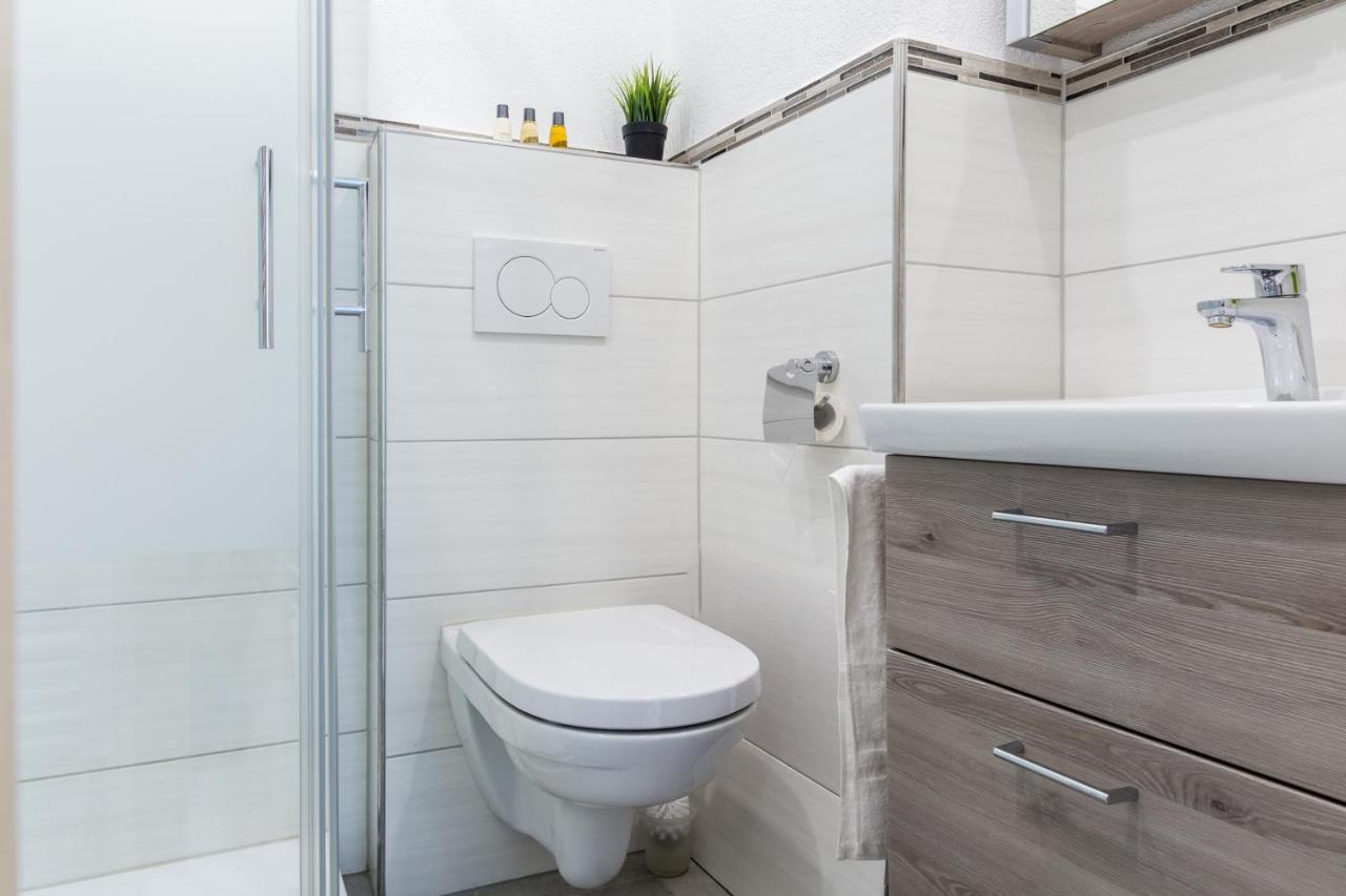 Apartment Eastside Mit 3 Zimmern Fuer Bis Zu 5 Personen Mit Balkon FDH Exterior photo